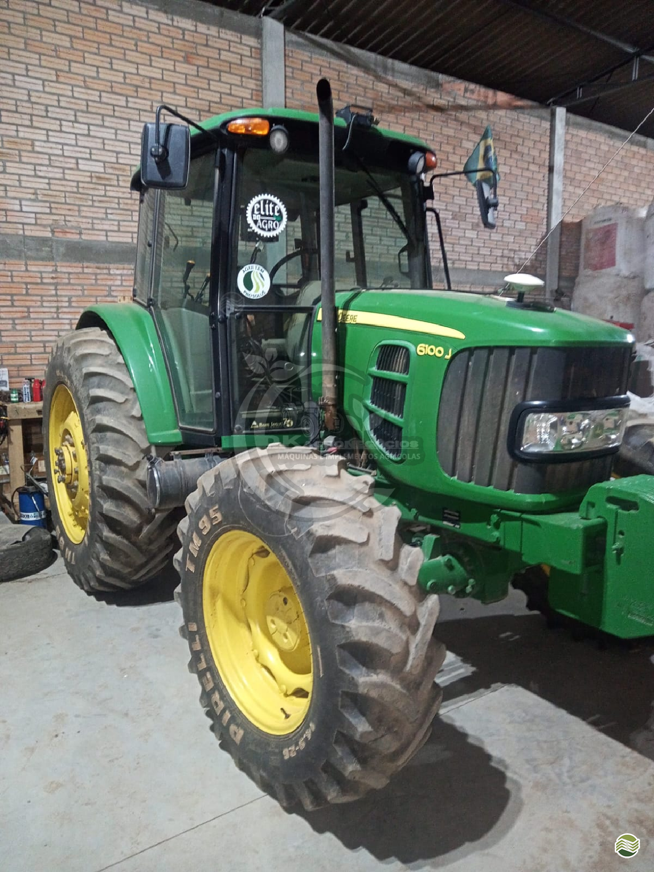 TRATOR JOHN DEERE JOHN DEERE 6100J Tração 4x4 D.K Agronegócios - Máquinas e Implementos Agrícolas PRUDENTOPOLIS PARANÁ PR